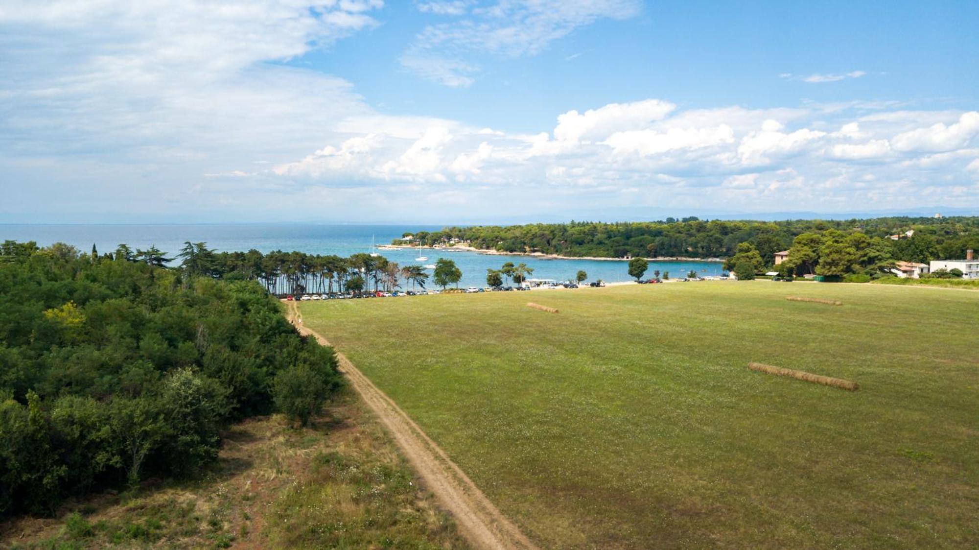 Baden Resort Basanija, Umag-With Sea View, Parking And 300M From The Beach Экстерьер фото